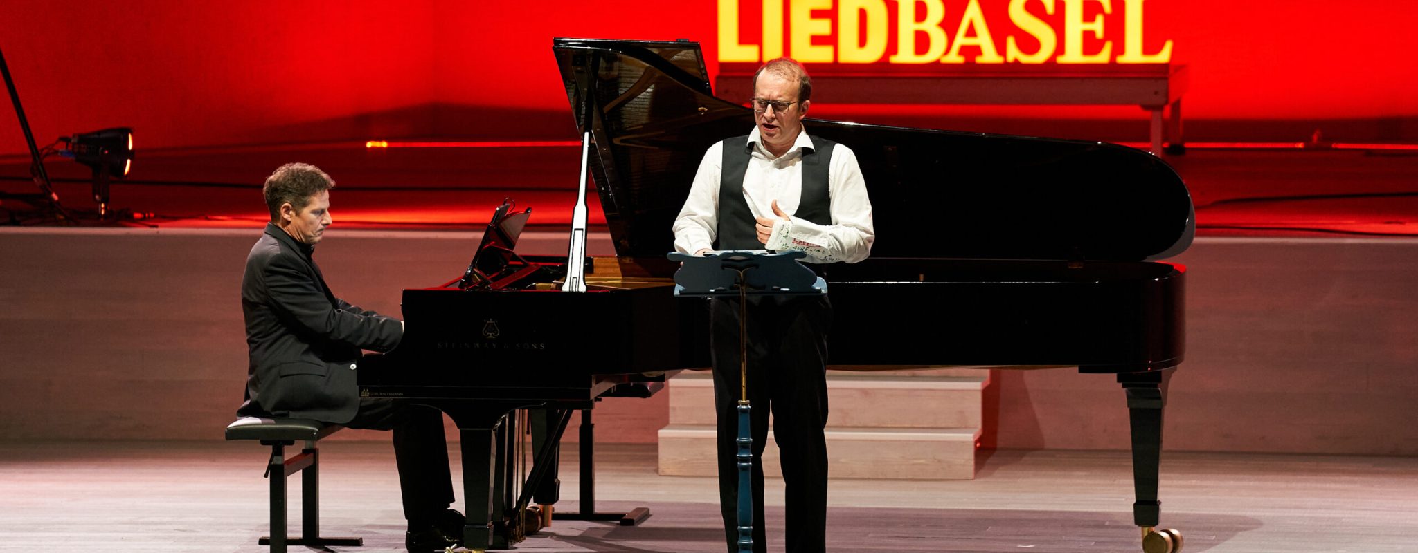 ... und Daniel Behle